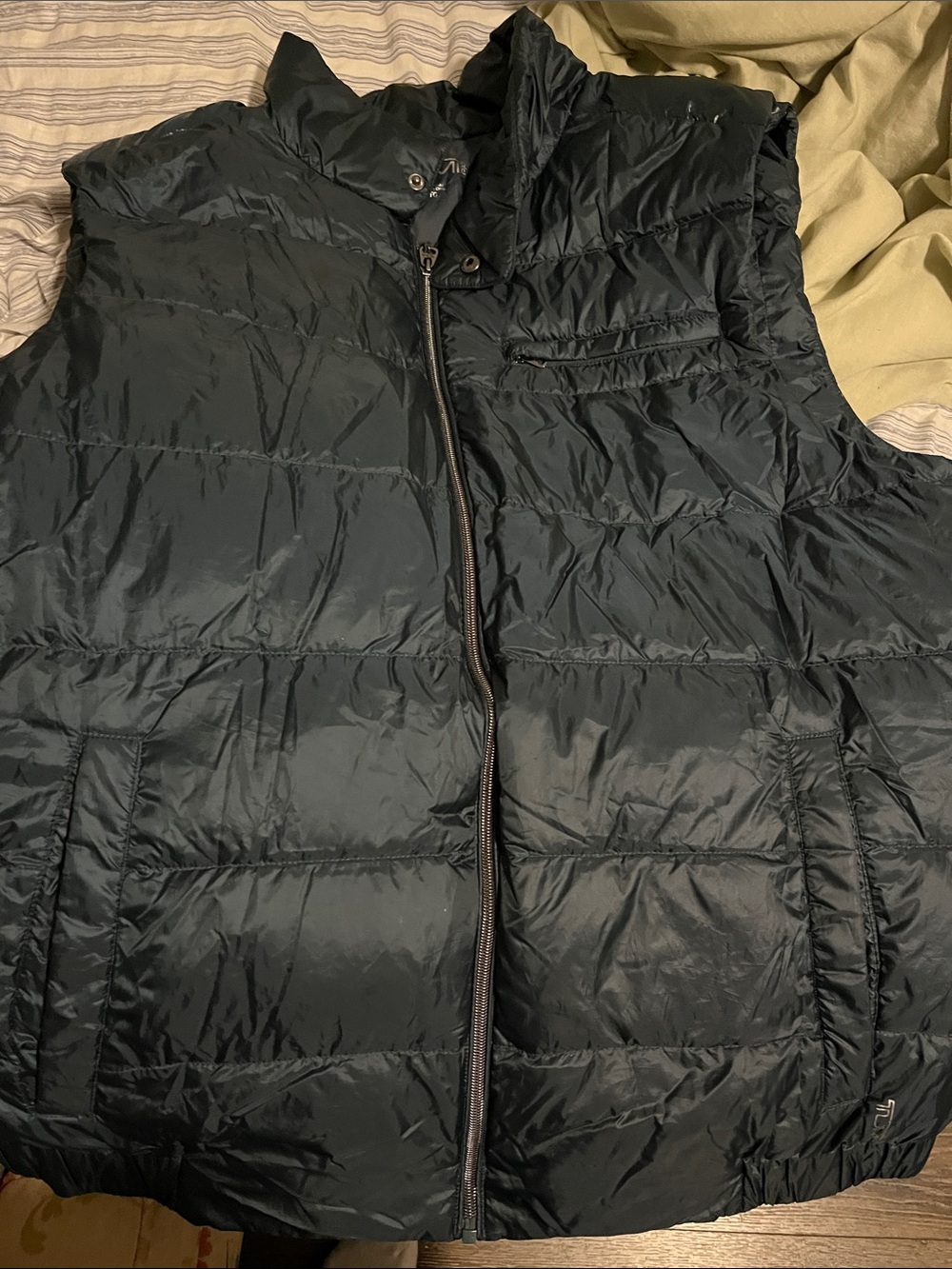 Tumi pack/pillow Quilted Puffer Vest - Lightweight Cold-Weather Layer size xl